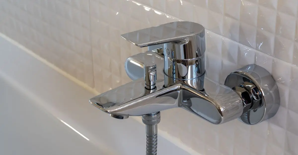 Comment choisir un plombier disponible en fonction de vos besoins