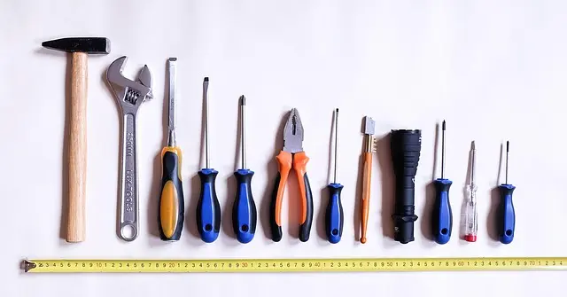 Comment Évaluer un Plombier Disponible : 7 Critères Essentiels